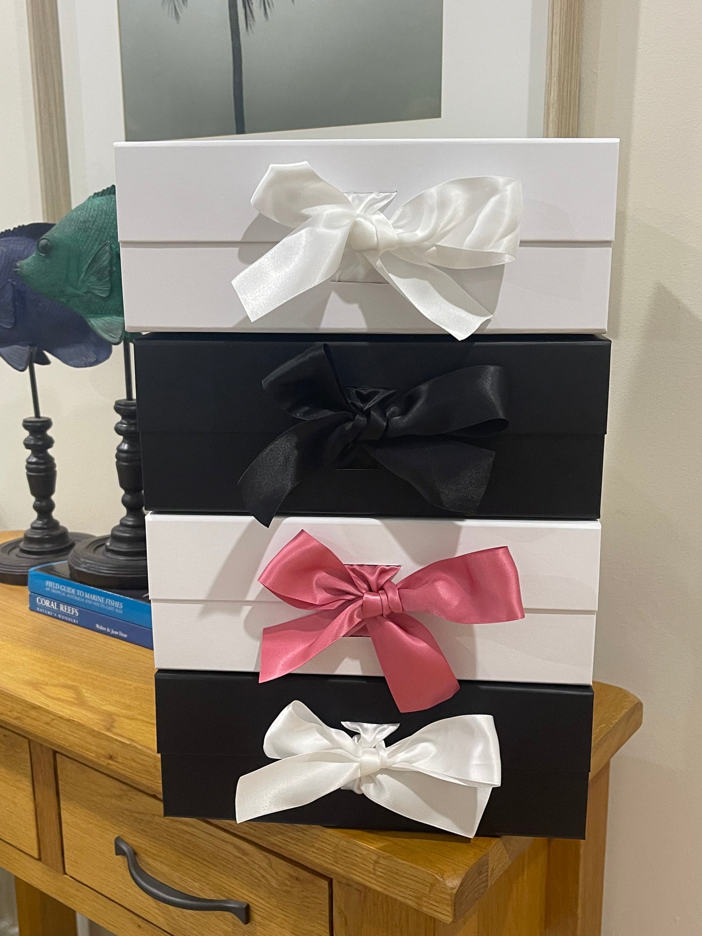 Black Magnetic Medium Square Black Ribbon Rigid Box