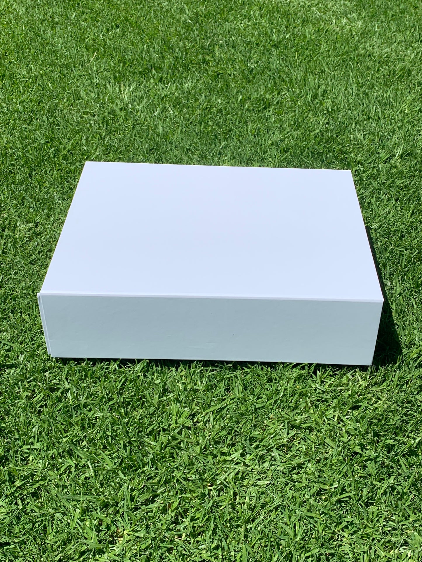 SECONDS White Magnetic XL Rigid Box
