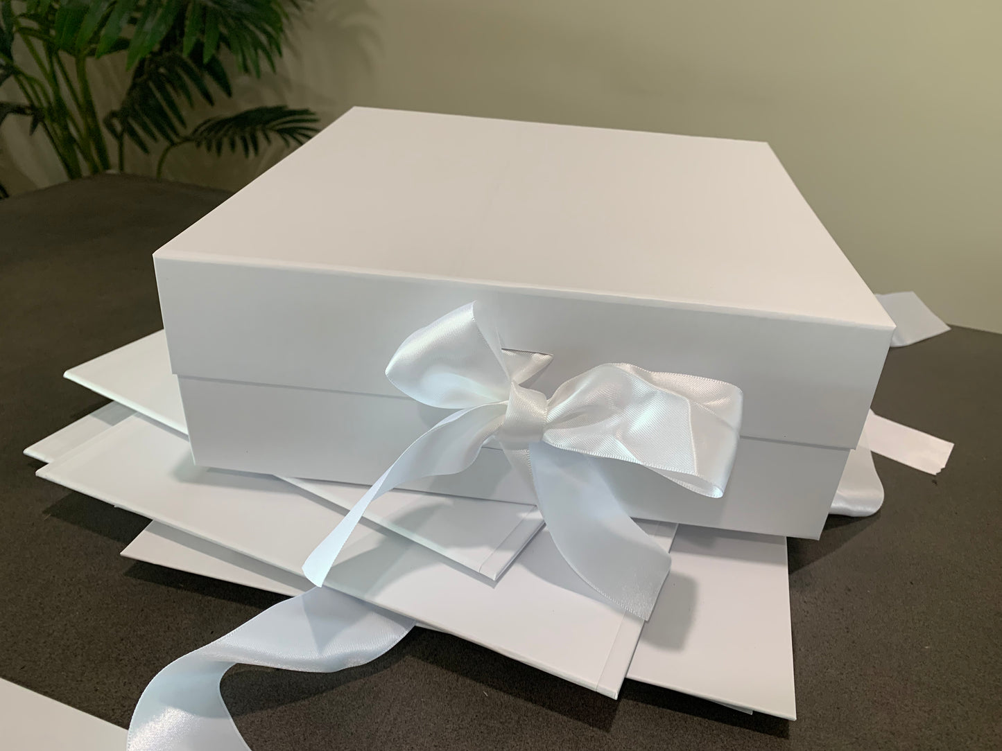 White  Magnetic Medium Square White Ribbon Rigid Box