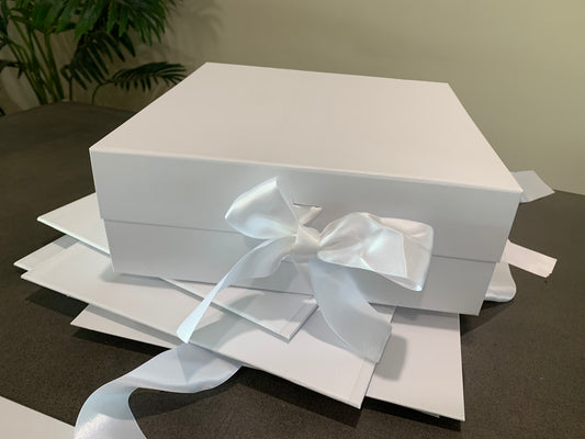 White  Magnetic Medium Square White Ribbon Rigid Box