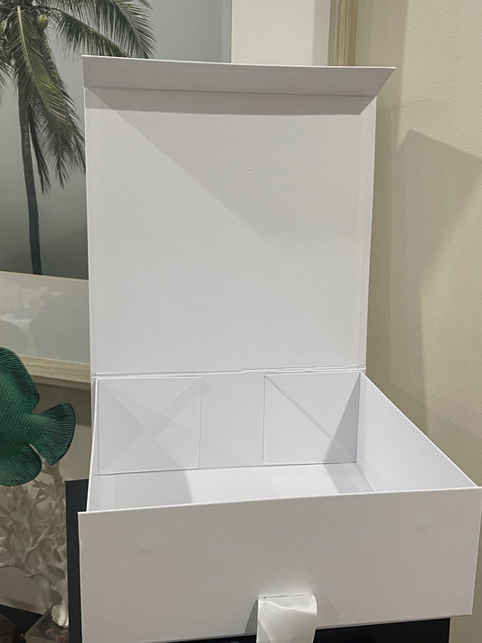 White  Magnetic Medium Square White Ribbon Rigid Box
